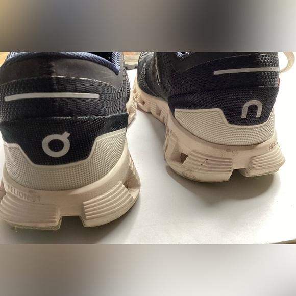 Cloudtec women’s black/beige runners. Cloud X. Size 9W. - Picture 8 of 10